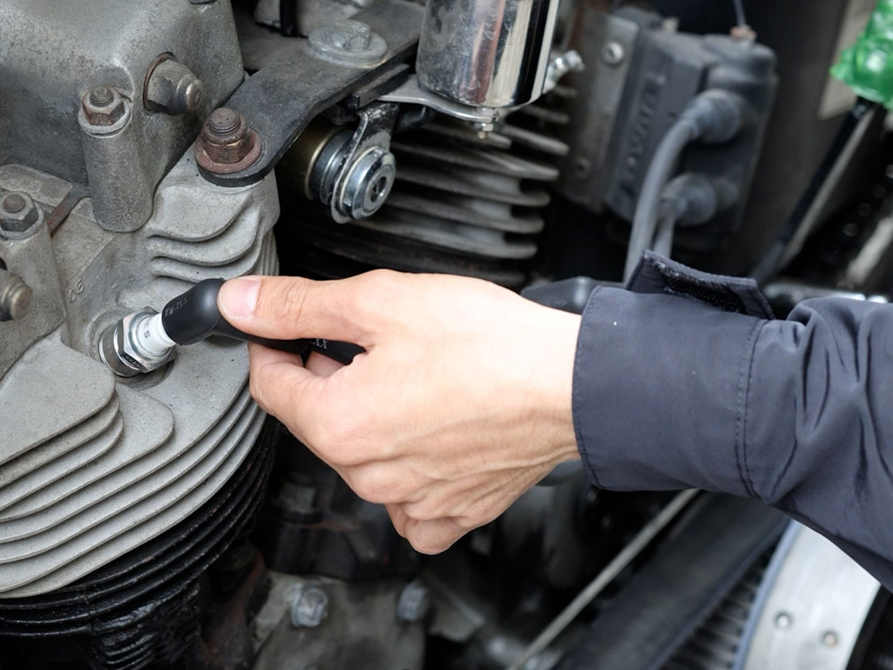 プラグコードを戻す