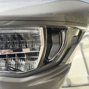 デコレイティブ メッシュ ベント インサート